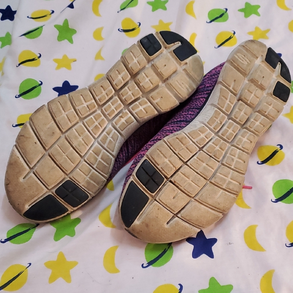 Skechers Womens 7.5 Black and Pink Knit Sneakers - Picture 4 of 6